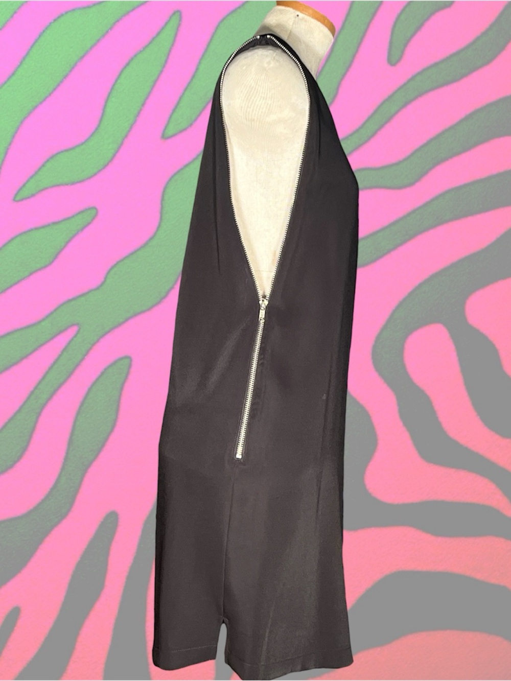 edgy zipper little black sleeveless shift dress